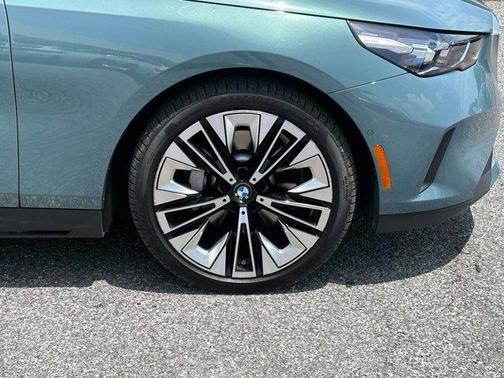 Green Metallic 2025 BMW 530 i xDrive