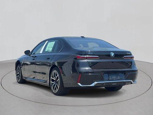Black Sapphire Metallic 2026 BMW 750e xDrive