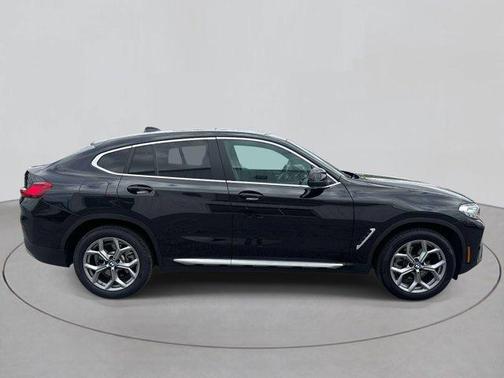 Black Sapphire Metallic 2025 BMW X4 xDrive30i