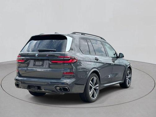 2026 BMW X7 M60i