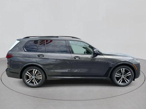 2026 BMW X7 M60i