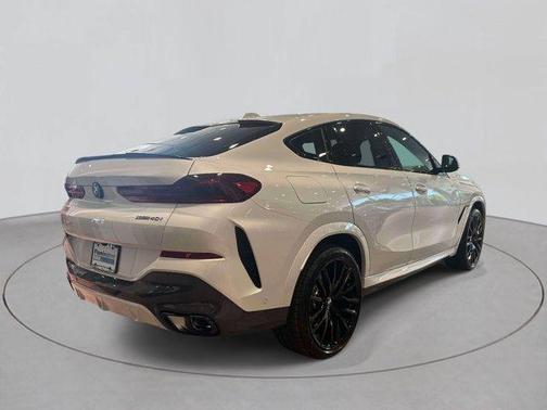 Mineral White Metallic 2027 BMW X6 xDrive40i