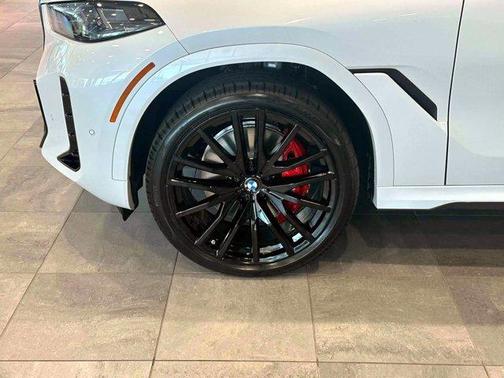 Mineral White Metallic 2027 BMW X6 xDrive40i