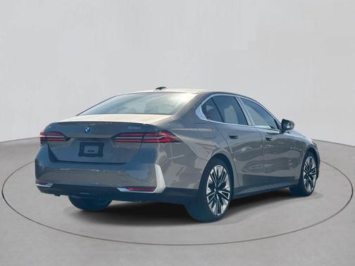 2026 BMW 530 i xDrive