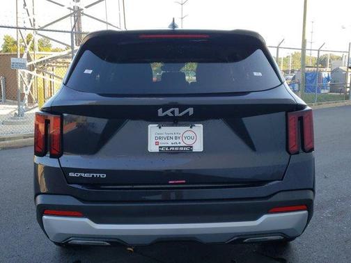2025 Kia Sorento LX