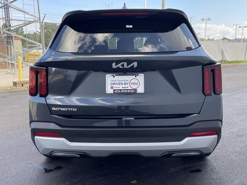 2024 Kia Sorento LX