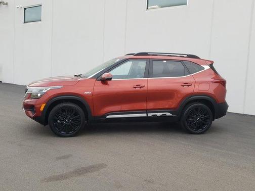 2022 Kia Seltos Nightfall