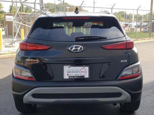 2022 Hyundai KONA SEL