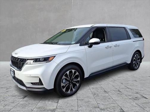 2024 Kia Carnival EX