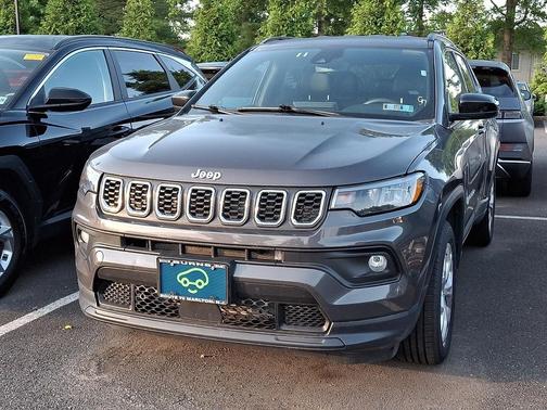 Baltic Gray Metallic Clearcoat 2024 Jeep Compass Latitude