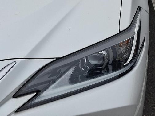2022 Lexus ES 350 Base