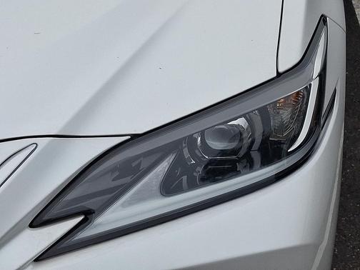 2022 Lexus ES 350 Base