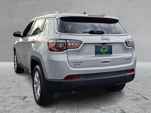 Silver Zynith Metallic Clearcoat 2024 Jeep Compass Latitude