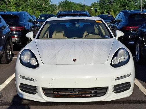 2015 Porsche Panamera 4