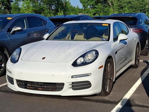 2015 Porsche Panamera 4