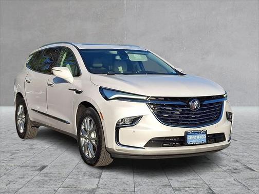 2022 Buick Enclave Essence