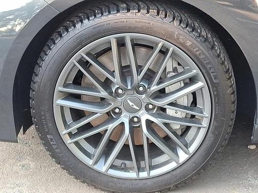 2019 Genesis G70 3.3T Design