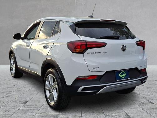 Summit White 2022 Buick Encore GX Preferred