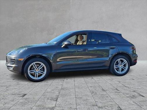 2018 Porsche Macan Base (PDK)