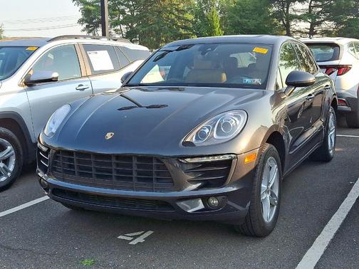 2018 Porsche Macan Base (PDK)
