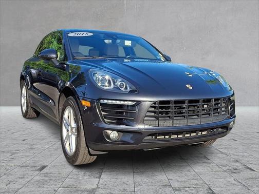 2018 Porsche Macan Base (PDK)