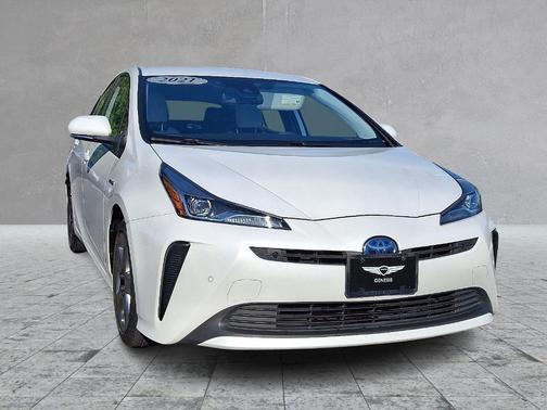 2021 Toyota Prius XLE