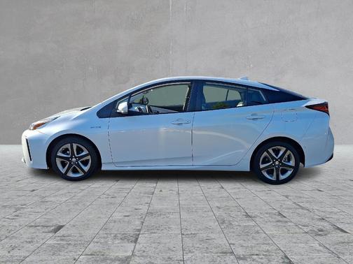 2021 Toyota Prius XLE