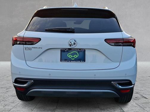 Summit White 2022 Buick Envision FWD Preferred