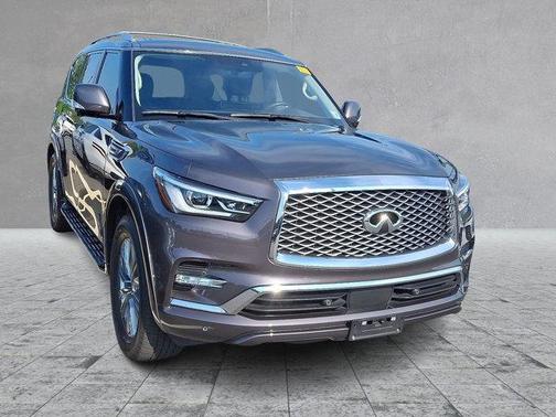 2022 INFINITI QX80 Luxe