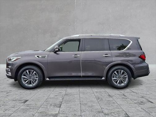 2022 INFINITI QX80 Luxe