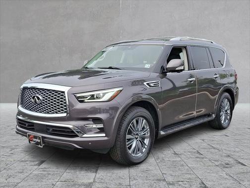 2022 INFINITI QX80 Luxe