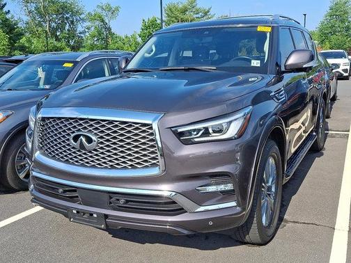 2022 INFINITI QX80 Luxe