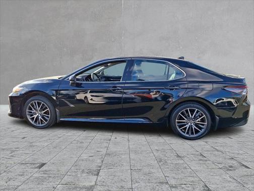 2023 Toyota Camry Hybrid XLE