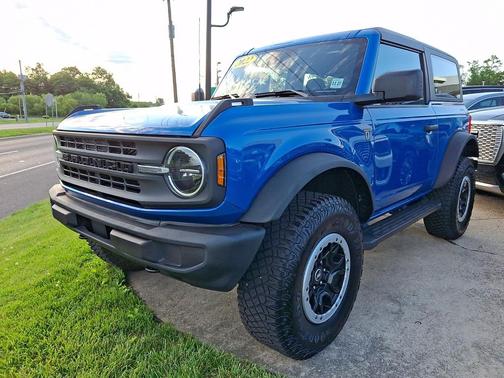 Velocity Blue Metallic 2022 Ford Bronco