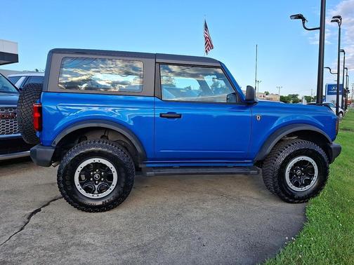 Velocity Blue Metallic 2022 Ford Bronco