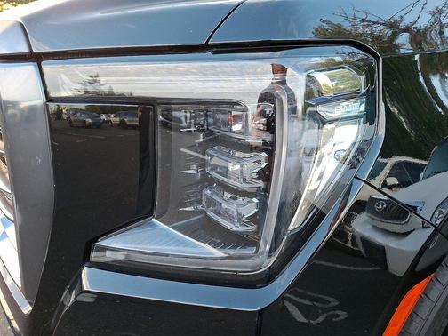 2022 GMC Yukon XL AT4