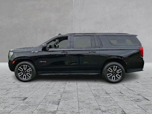 2022 GMC Yukon XL AT4