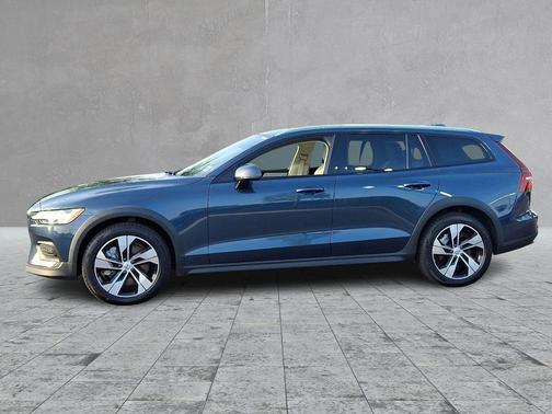 2020 Volvo V60 Cross Country T5