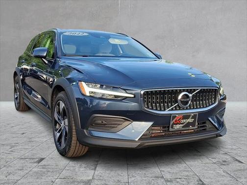 2020 Volvo V60 Cross Country T5