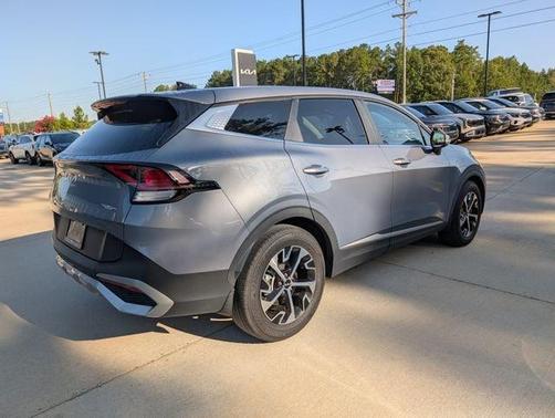 Everlasting Silver 2024 Kia Sportage EX