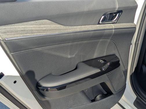 Snow White Pearl 2026 Kia K5 EX