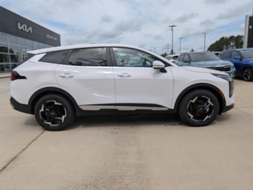 Glacial White Pearl 2026 Kia Sportage EX