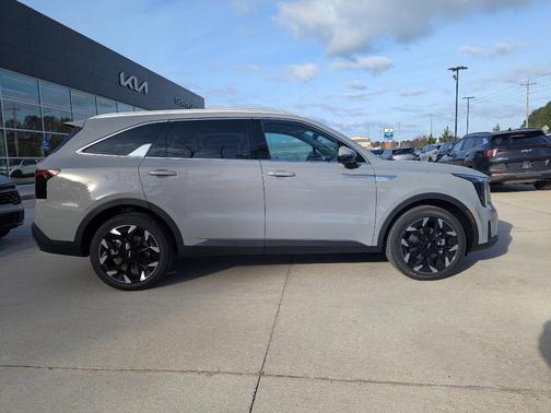 Wolf Gray 2026 Kia Sorento SX