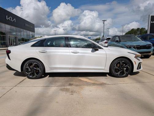 Snow White Pearl 2026 Kia K5 GT-Line