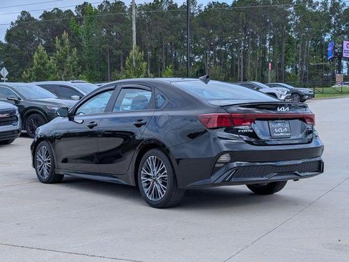 Aurora Black 2024 Kia Forte GT-Line