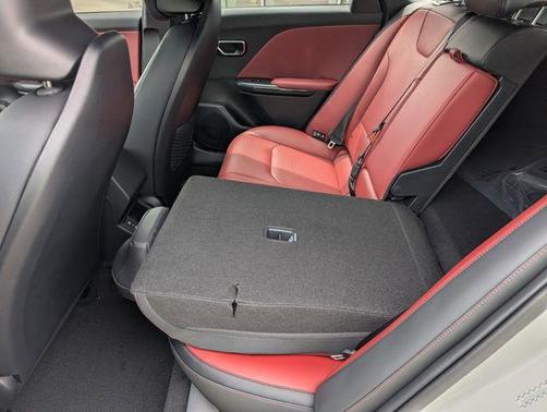 Snow White Pearl 2026 Kia K4 GT-Line