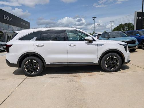 Glacial White Pearl 2026 Kia Sorento S