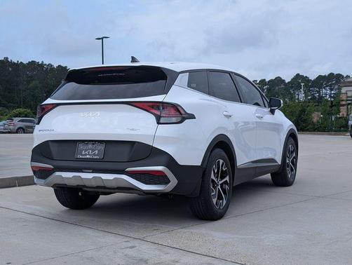 Glacial White Pearl 2024 Kia Sportage EX