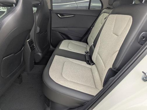 2025 Kia Niro SX