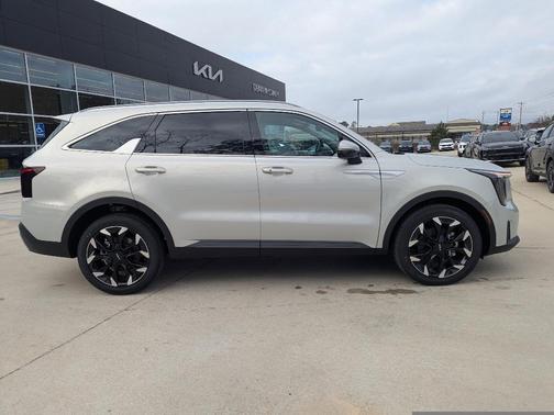 Ivory Silver 2026 Kia Sorento EX